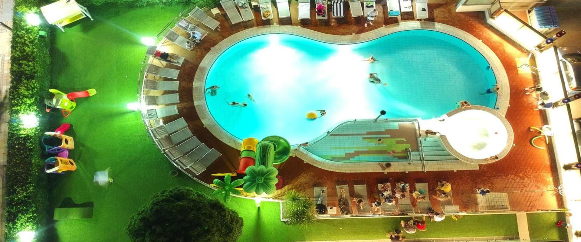 Hotel 2000 Риччоне Экстерьер фото