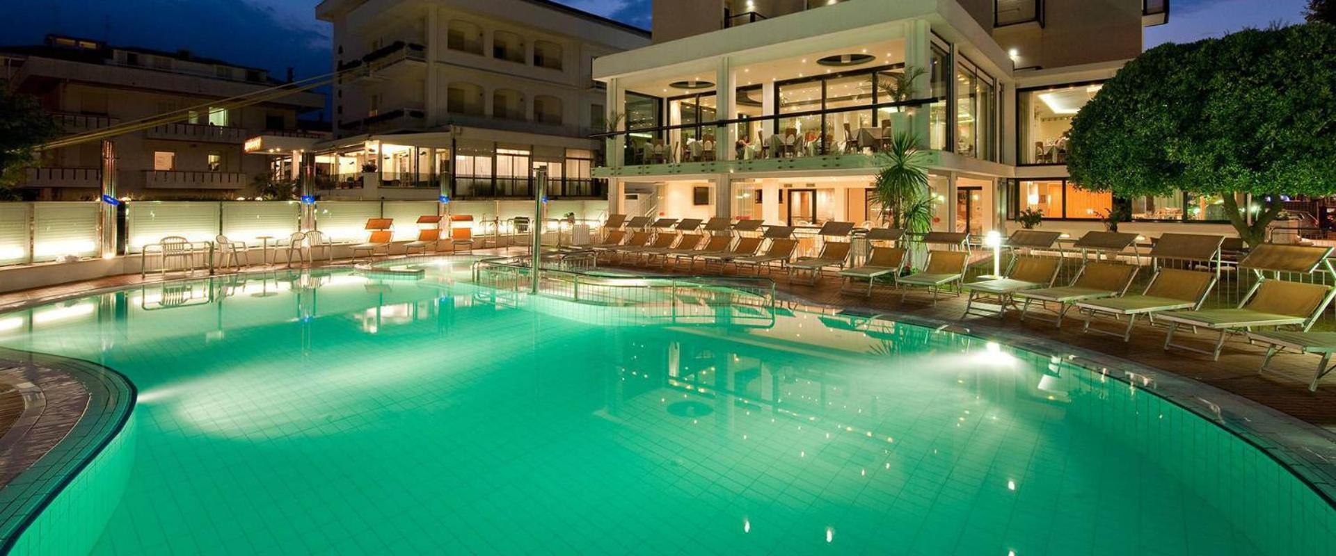 Hotel 2000 Риччоне Экстерьер фото