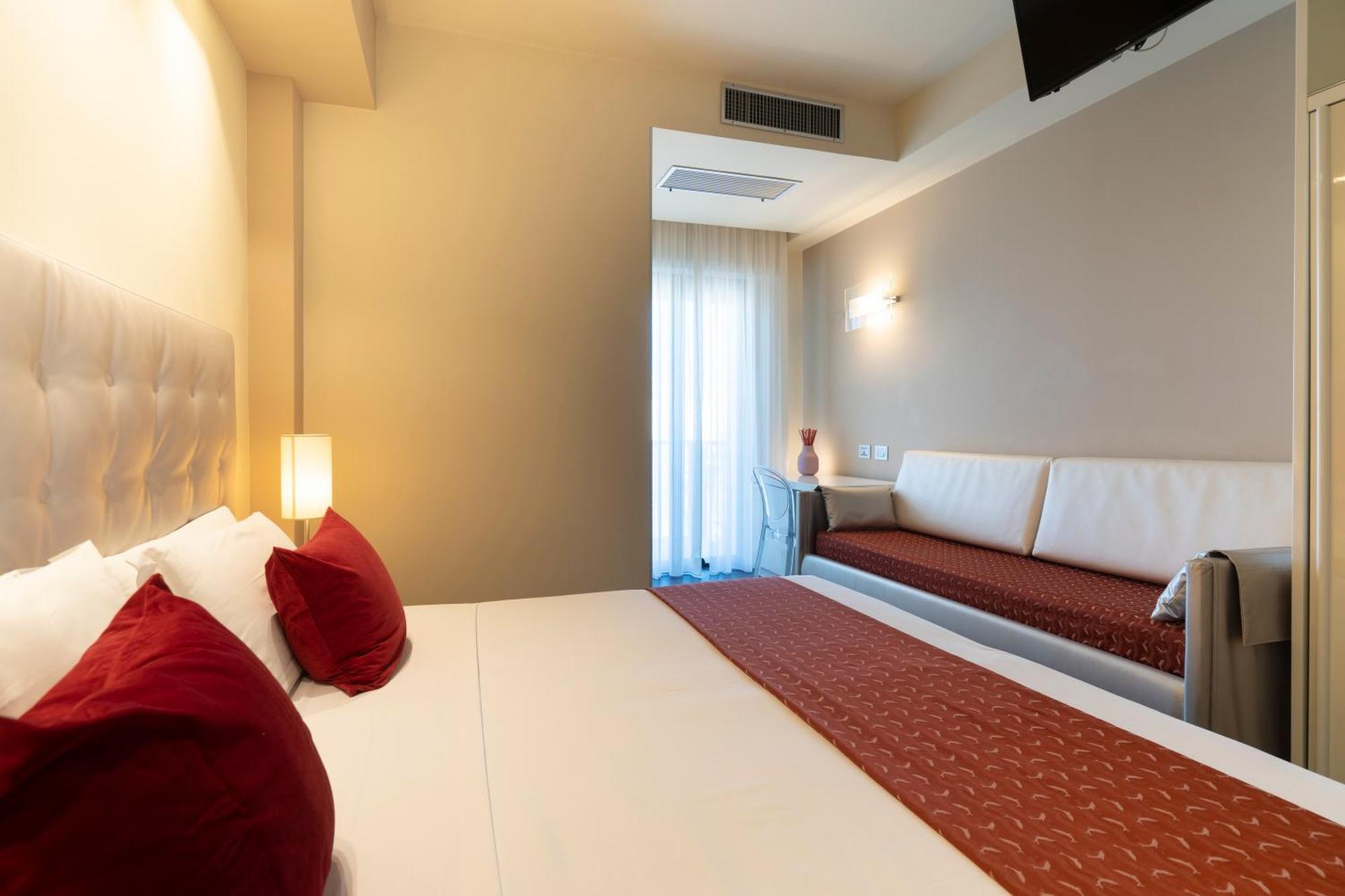 Hotel 2000 Риччоне Экстерьер фото
